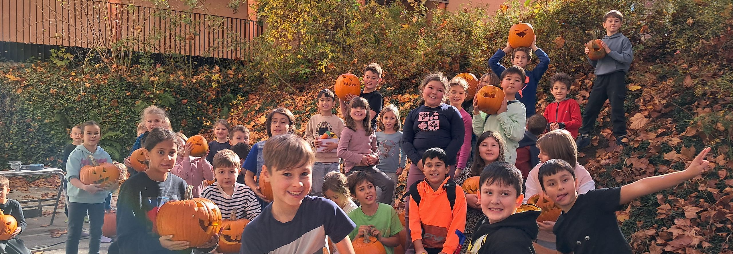 20251029_Kufstein_Ferienexpress_Kürbisschnitzen