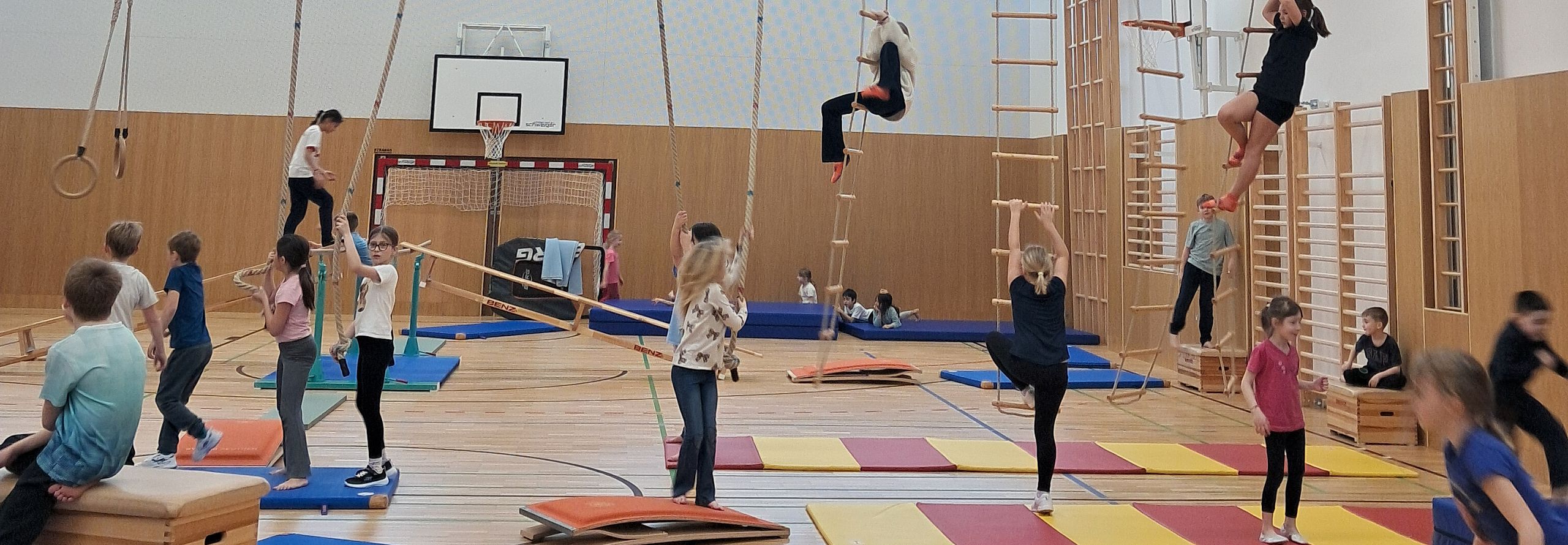 2026_Kufstein_Ferienexpress_Osterferien_Akrobatik_header_c Vielfalt GmbH