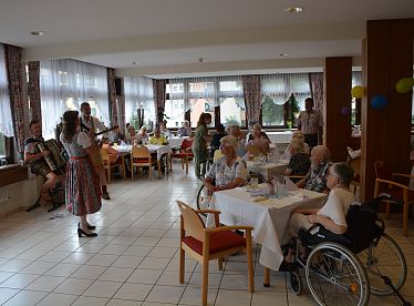 2025-grillfeier-awh-zellcstandortmarketingkufstein-5487-4