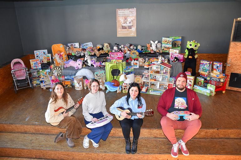 2512-spielsachen-sammelaktioncstandortmarketingkufstein-0947