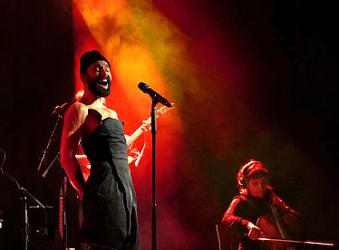 conchita-sings-the-classics-1-4