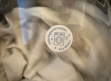 Energiespar-Sticker auf Waschmaschine (c) Energieagentur Tirol