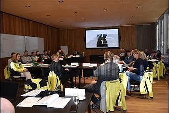 Stadtgeschehen_GEL Planspiel_große Runde Foto 1_Standortmarketing_Kleinheinz_0344