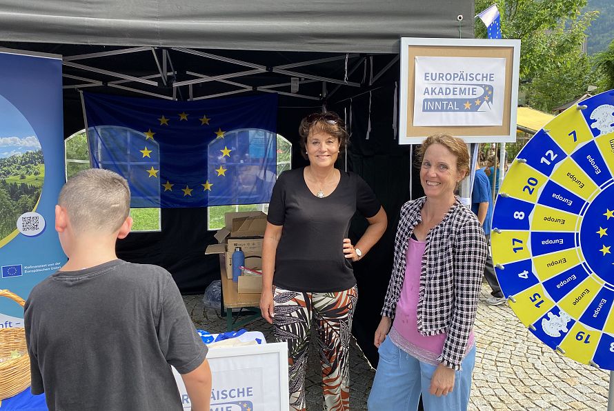 Dr Natascha Zeitel-Bank_Miriam Leunissen_VorsitzendeObfrauen EuropAkadInnt