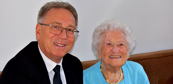 Senioren_101 Geburtstag Frau Widder
