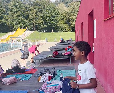 Schwimmen im Freibad