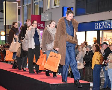 slim-2025-nightshopping-herbstcstandortmarketingkufstein-0322