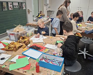 20251029_Kufstein_Ferienexpress_Basteln Bauen Spaß