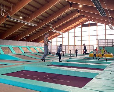 2026_Kufstein_Ferienexpress_Semesterferien_Trampolinhalle2_c Vielfalt GmbH