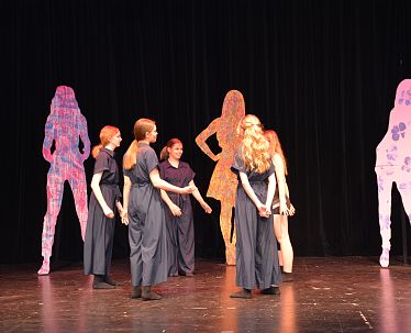 slim-2503-jugendtheater-premiere-cstandortmarketing-kleinheinz-4149-1