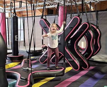 30.12.2025 Trampolinhalle 1