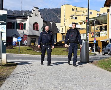 slim-ein-tag-unterwegs-mit-der-stadtpolizeistandortmarketing-kleinheinz-0003