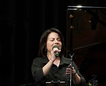 slim-mili-poblete-und-lms-bigbandc-maria-reitberger