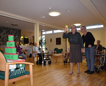 slim-stadtgeschehen-altenwohnheime-freiwilligensuchestandortmarketing-kleinheinz-0889