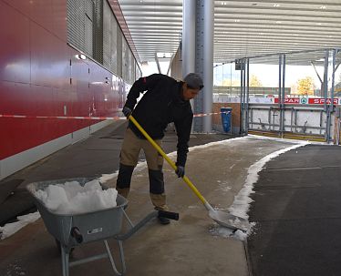 slim-stadtgeschehen-ein-tag-mit-dem-bauhof-eisarenastandortmarketing-kleinheinz-1