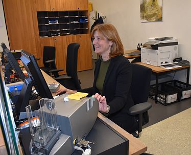 slim-stadtgeschehen-serie-burgerservice-neukleinheinz-dsc-0001