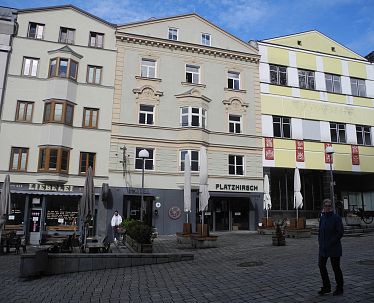 slim-stadtgeschehen-sog-platzhirsch-unterer-stadtplatz