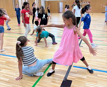 slim-tanzworkshop-im-turnsaal-150