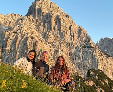 v.l.: Betreuerin Nathalie Pedevilla, Betreuerin Magdalena Anker, Koordinatorin Christiane Mayer