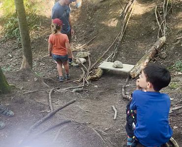 Wir bauen eine Waldkugelbahn mit Andreas